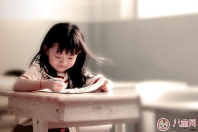 寶寶上幼兒園前的準(zhǔn)備 寶寶上學(xué)前的心理教育物品準(zhǔn)備。