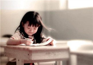 寶寶上幼兒園前的準(zhǔn)備 寶寶上學(xué)前的心理教育物品準(zhǔn)備。