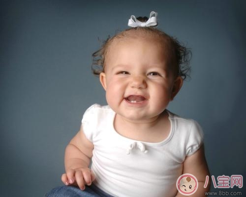 寶寶長(zhǎng)牙牙痛 選用天然舒緩方法