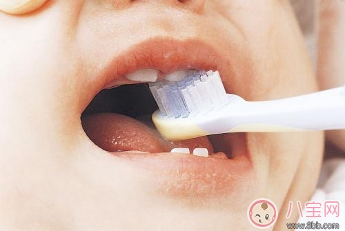 寶寶長(zhǎng)牙牙痛 選用天然舒緩方法