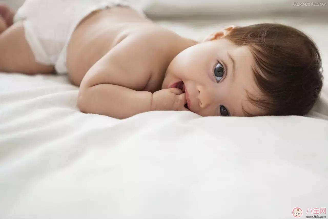 留意一歲前寶寶骨胳走勢 寶寶骨骼發(fā)育壞習(xí)慣