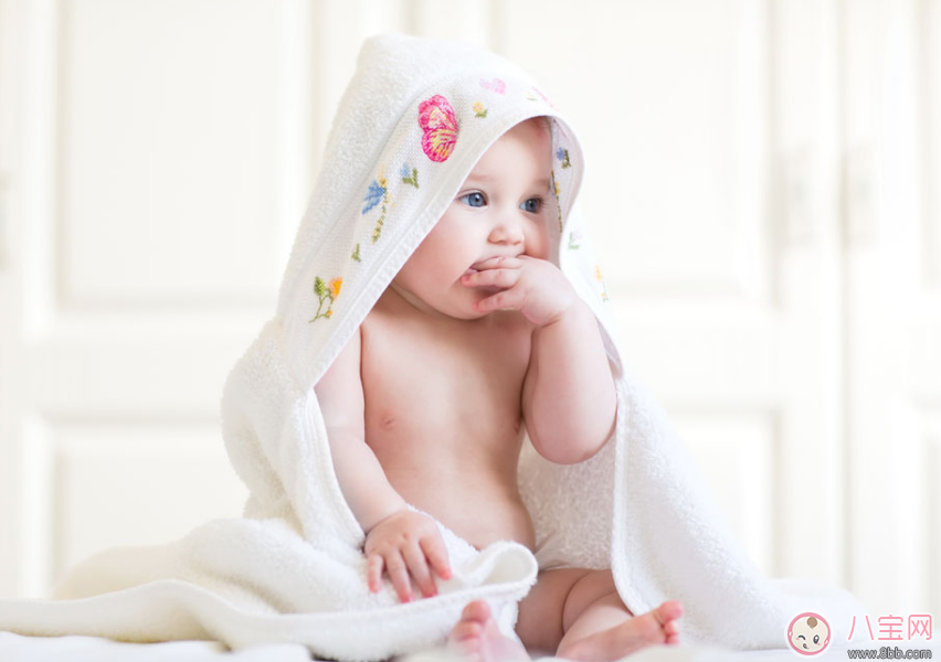 超級媽媽一天產(chǎn)奶6升多 怎么能讓自己的奶水多 超級媽媽一天產(chǎn)奶6升多 怎么能讓自己的奶水多