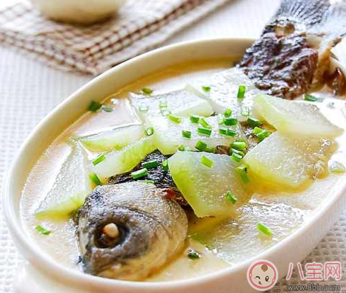 超級媽媽一天產(chǎn)奶6升多 怎么能讓自己的奶水多 超級媽媽一天產(chǎn)奶6升多 怎么能讓自己的奶水多