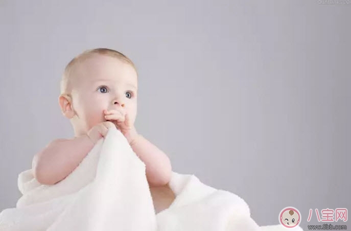 寶寶胎毛什么時候掉 寶寶胎發(fā)什么時候剃 寶寶胎毛什么時候掉 寶寶胎發(fā)什么時候剃