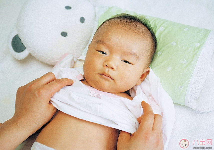 孩子學(xué)會穿衣很重要 去幼兒園學(xué)會穿衣方法 孩子學(xué)會穿衣很重要 去幼兒園學(xué)會穿衣方法