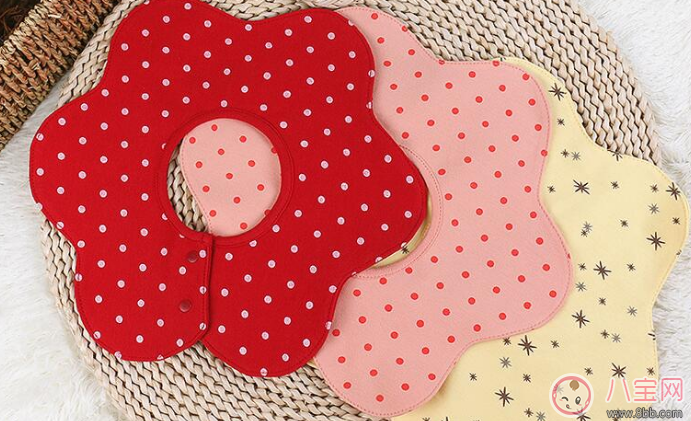 圍嘴的作用 什么樣的圍嘴比較好