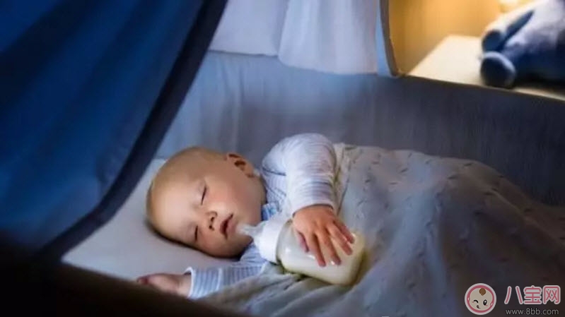 一歲之內(nèi)的寶寶入睡后千萬不能做的事 很多寶媽卻在做