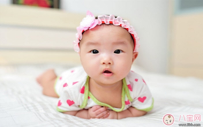 寶寶掉頭發(fā)怎么辦寶寶脫發(fā)怎么回事 寶寶掉頭發(fā)是缺什么