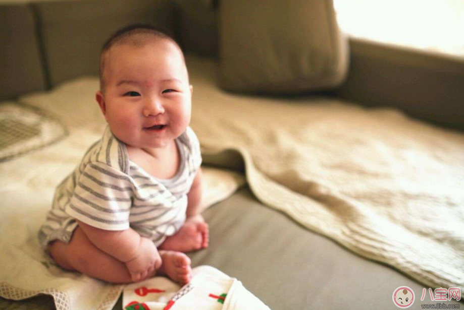 寶寶嘴唇干干的怎么辦 夏天孩子吹空調(diào)怎么保濕