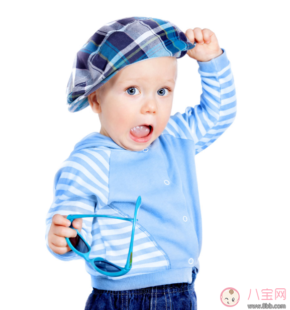 夏天怎么保護寶寶的眼睛 孩子帶太陽鏡真的護眼嗎 夏天怎么保護寶寶的眼睛 孩子帶太陽鏡真的護眼嗎