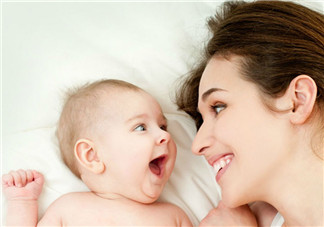 新生兒吃奶不專怎么辦 如何解決吃奶問(wèn)題