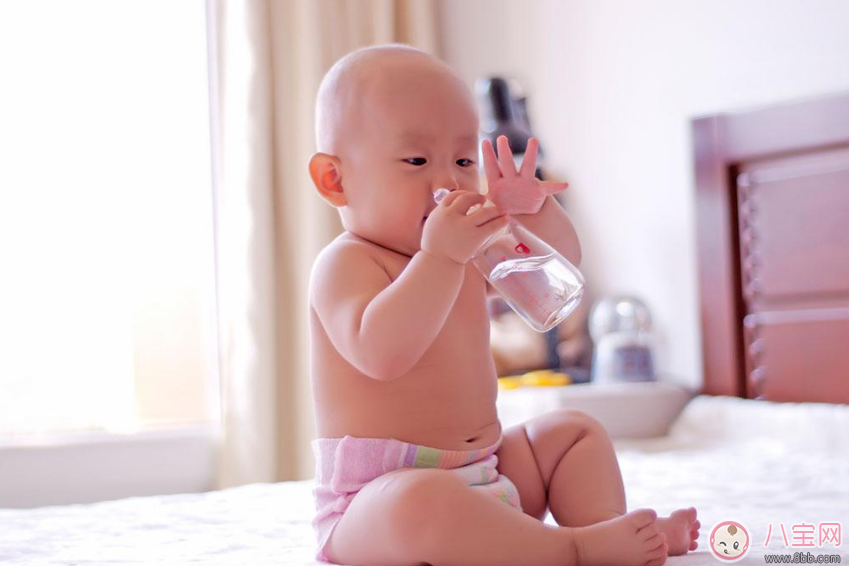 夏天孩子怎么喝水比較好 三伏天孩子喝水注意事項(xiàng) 夏天孩子怎么喝水比較好 三伏天孩子喝水注意事項(xiàng)