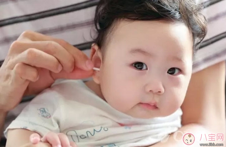 嬰兒寶寶耳朵護(hù)理 寶寶耳屎怎么處理(清理耳朵的八個(gè)步驟)