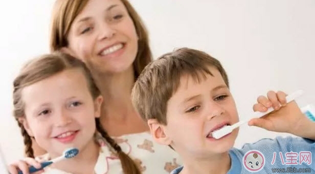 寶寶刷牙的最佳年齡 一歲寶寶怎么刷牙(寶寶不愛刷牙怎么辦)