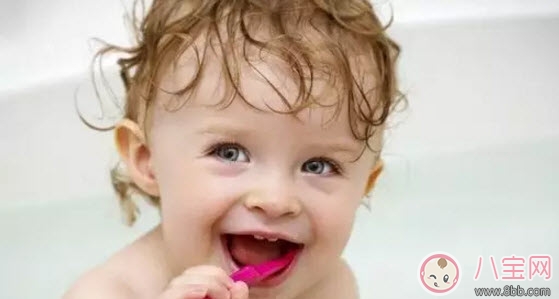 寶寶刷牙的最佳年齡 一歲寶寶怎么刷牙(寶寶不愛刷牙怎么辦)