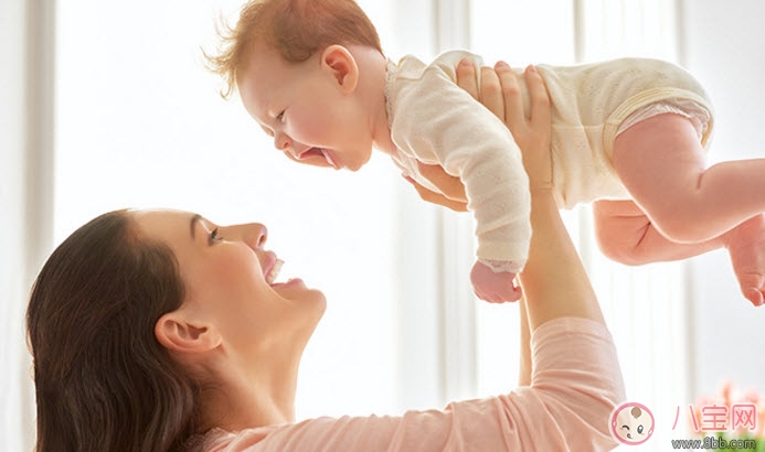 0-1歲寶寶如何喂養(yǎng) 0-1歲寶寶喂養(yǎng)注意事項