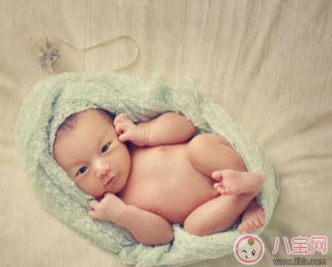 孩子為什么一出生就只會哭不會笑 孩子的哭聲究竟代表著什么