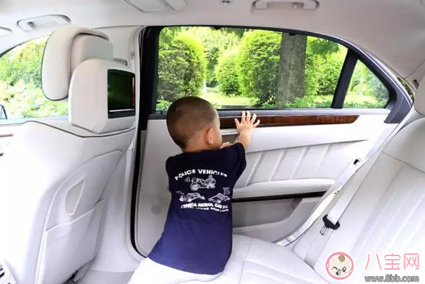 兩歲半女童被遺忘校車內(nèi)怎么自救 孩子在外自救方法一定要會