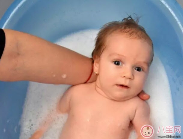 頭垢對寶寶的影響 頭垢怎么去除有哪些注意事項