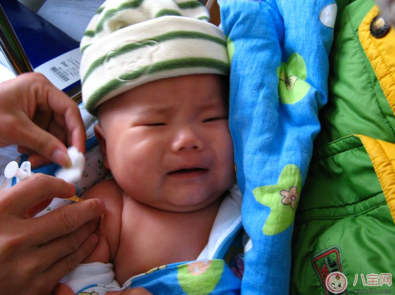 趙文卓女兒打疫苗只哭了一下 孩子打疫苗需要準(zhǔn)備什么