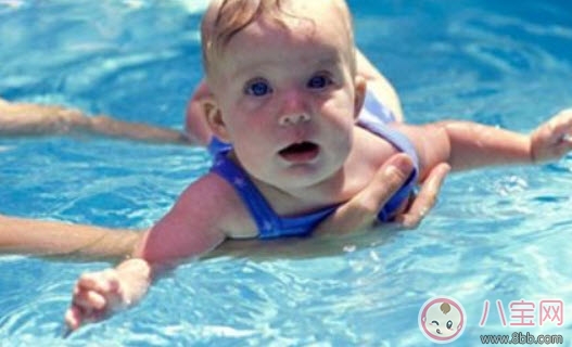 夏天寶寶游泳有什么好處 寶寶游泳的最佳時間是多少 夏天寶寶游泳有什么好處 寶寶游泳的最佳時間是多少