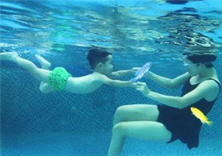 2017夏季親子游泳應(yīng)該準備什么  有哪些問題需要了解