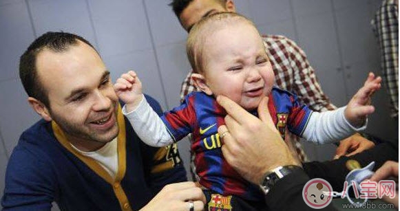 寶寶認(rèn)生怎么辦 寶寶認(rèn)生好還是不認(rèn)生好(為什么有些寶寶不認(rèn)生) 寶寶認(rèn)生怎么辦 寶寶認(rèn)生好還是不認(rèn)生好(為什么有些寶寶不認(rèn)生)