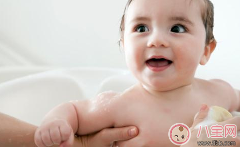 嬰兒長牙齒晚上睡不好怎么辦 寶寶長牙齒晚上躁動不安