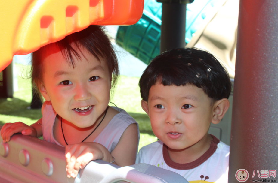 孩子在幼兒園被欺負處理不當(dāng)被拘 孩子被欺負怎么辦