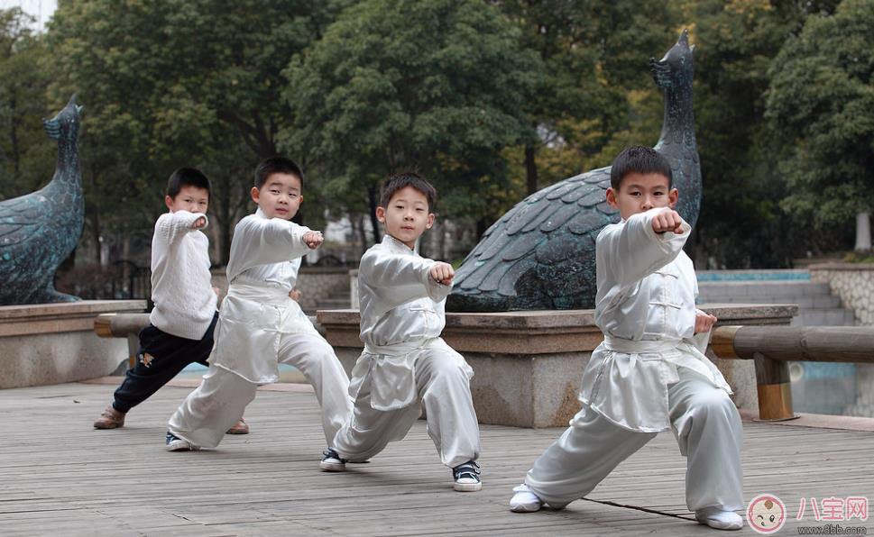 男孩子沉迷游戲有辦法 學習一門特長魅力高
