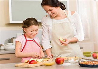 得知5歲女兒有男朋友 爸爸媽媽?xiě)?yīng)該怎么做