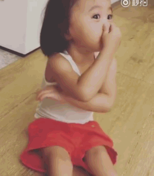 賈靜雯咘咘唱歌呆萌可愛 寶寶唱歌萌翻天 賈靜雯咘咘唱歌呆萌可愛 寶寶唱歌萌翻天