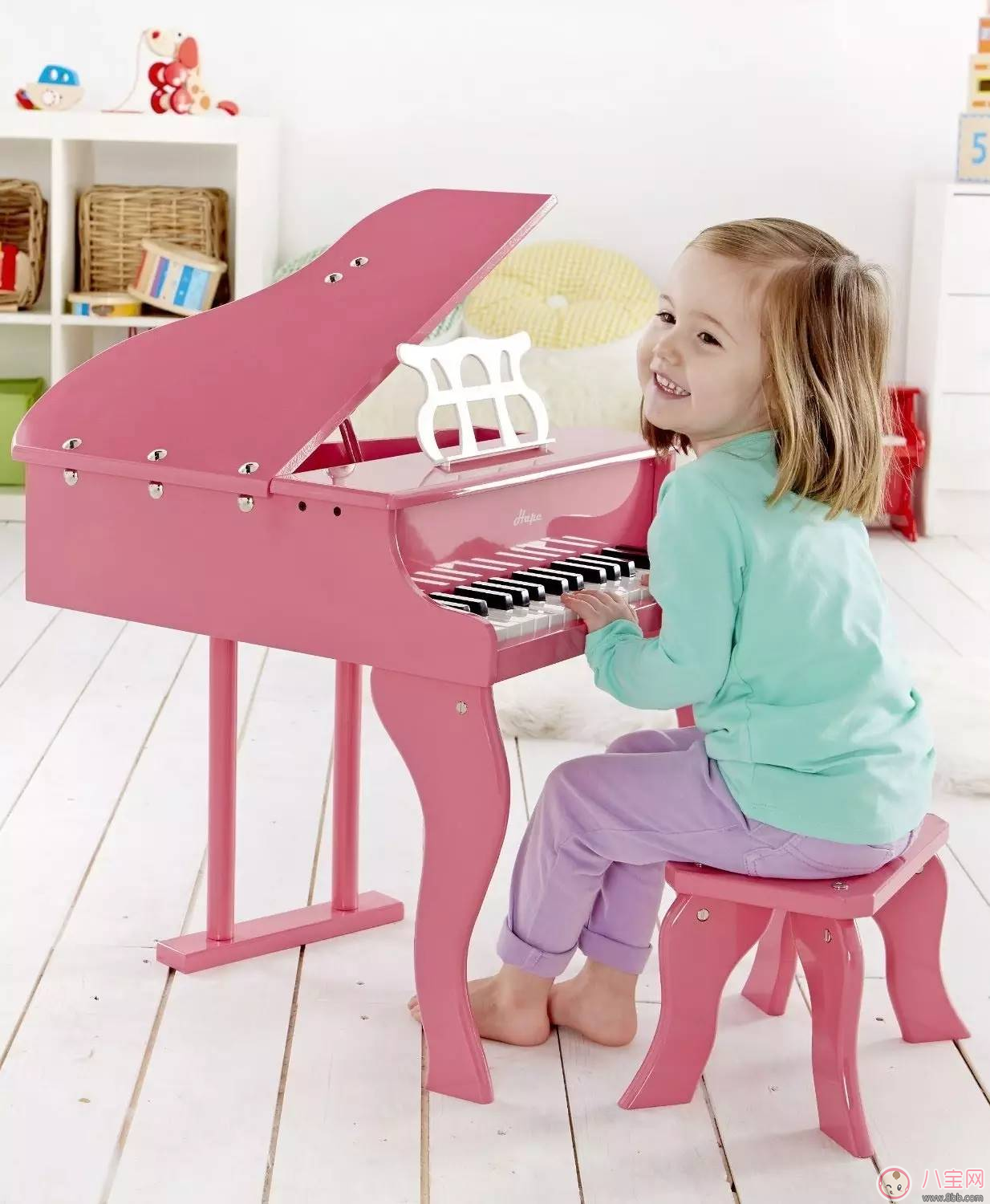 賈靜雯咘咘唱歌呆萌可愛 寶寶唱歌萌翻天 賈靜雯咘咘唱歌呆萌可愛 寶寶唱歌萌翻天