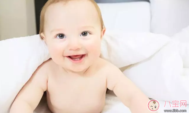 寶寶爬行怎么教 教會(huì)寶寶爬行小技巧 寶寶爬行怎么教 教會(huì)寶寶爬行小技巧