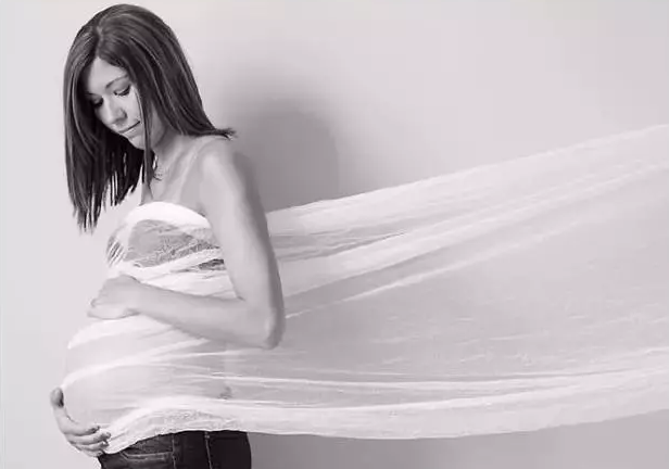 另類孕照如何拍？怎么拍出獨(dú)一無二的孕照？