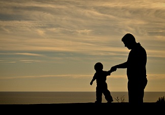 爸爸去哪兒開播 父親在教育過程中應該扮演怎樣的角色