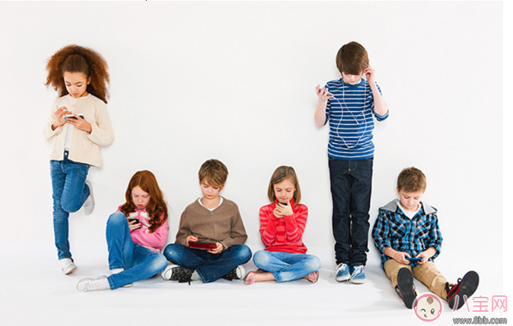 孩子沉迷手機延誤學(xué)業(yè)怎么辦 讓孩子遠(yuǎn)離手機的辦法