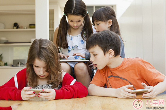 孩子沉迷手機延誤學(xué)業(yè)怎么辦 讓孩子遠(yuǎn)離手機的辦法