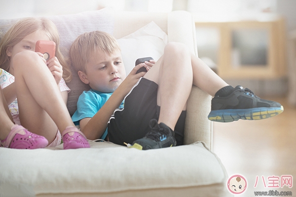 孩子沉迷手機延誤學(xué)業(yè)怎么辦 讓孩子遠(yuǎn)離手機的辦法