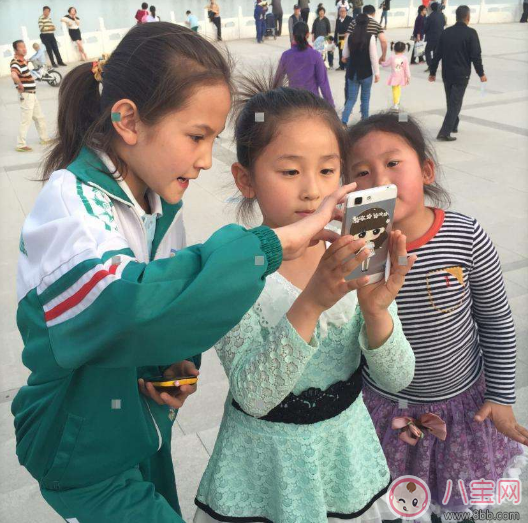 孩子沉迷手機延誤學(xué)業(yè)怎么辦 讓孩子遠(yuǎn)離手機的辦法