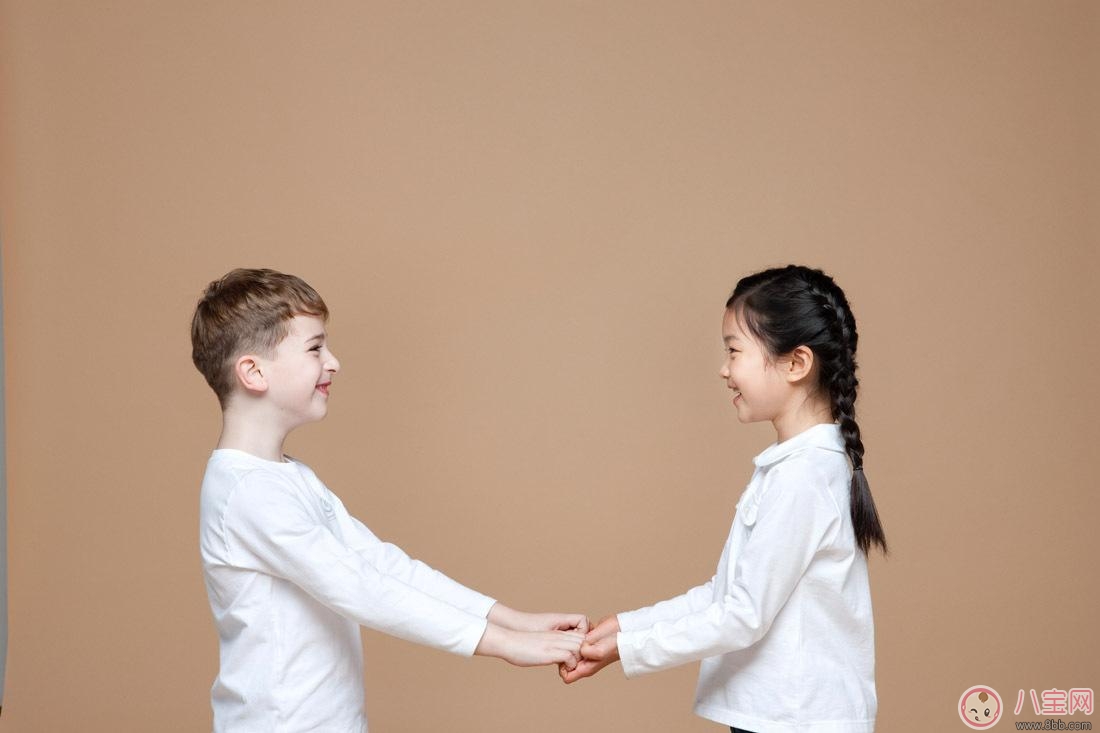 如何培養(yǎng)男孩子性別認(rèn)知 教育兒子怎么做