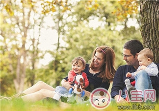 劉國梁教女兒高爾夫獲世界亞軍！父母如何成為孩子的榜樣