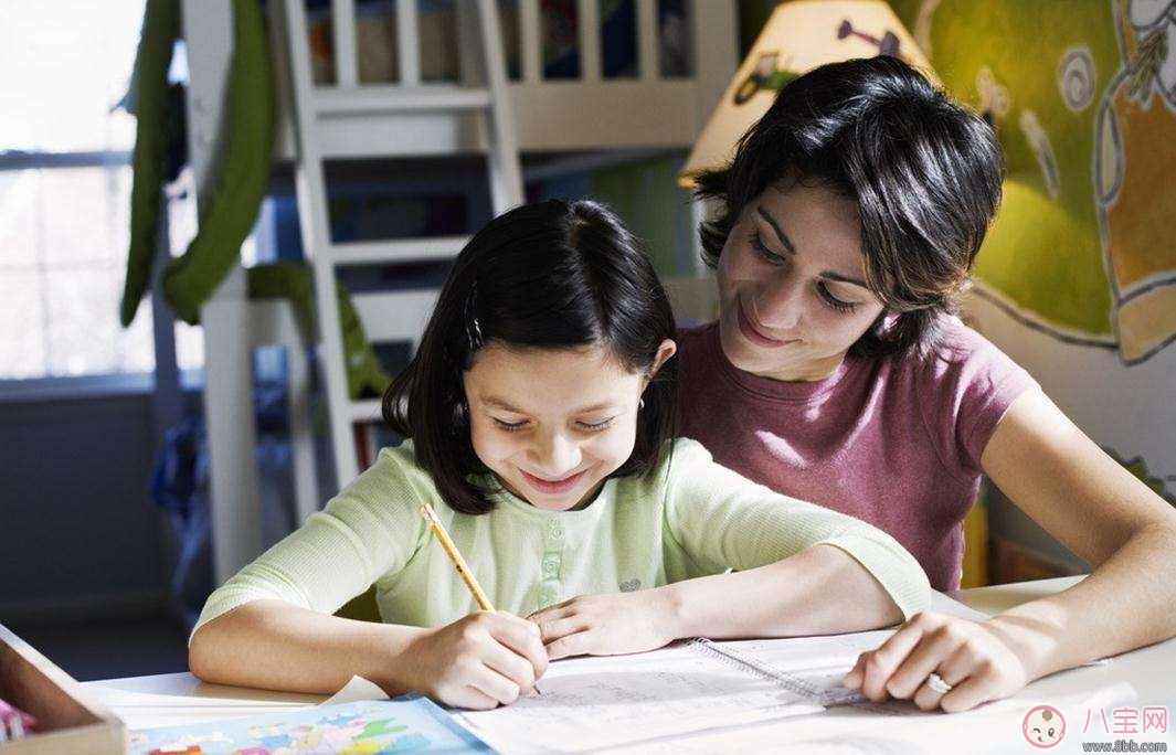 父母愛嘮叨合適嗎？寶寶表現(xiàn)明確是否嘮叨過度