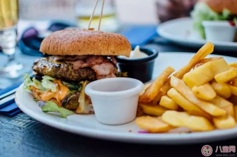 蔡少芬親手給娃做便當(dāng)竟被噴 “病從口入”防線究竟在哪？