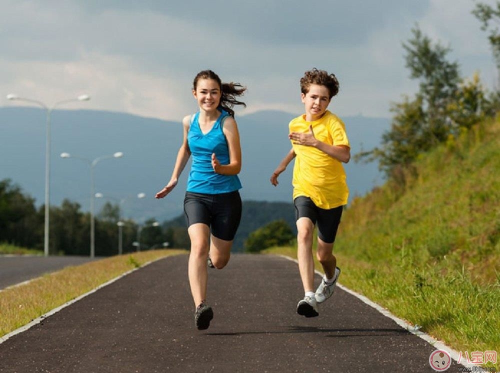 林志穎家雙胞胎1歲就“健身”？孩子成長(zhǎng)各階段如何健身