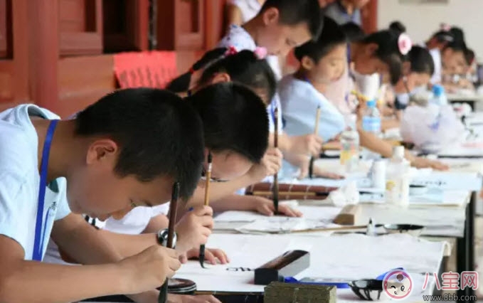 孩子學(xué)書法的最佳年齡 哪些明星的孩子在學(xué)書法