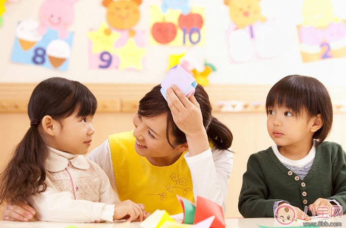 怎么讓孩子適應幼兒園 幫助孩子適應幼兒園的方法有哪些