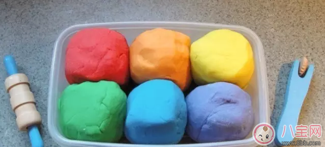 外面下雨了孩子不能出去玩 試試做這些事情吧