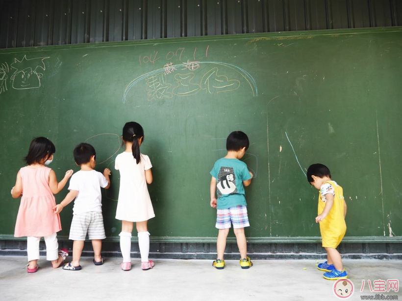 孩子愛(ài)涂鴉就讓他學(xué)畫(huà)畫(huà) 別嫌畫(huà)的丑那是靈感