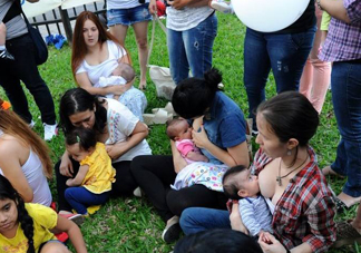 公共場合喂奶無遮蓋好不好 公共場所哺乳尷尬嗎